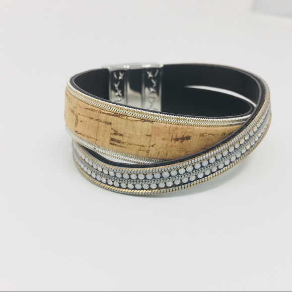 NWT Brown wrap bracelet with magnetic closure - Picture 2 of 5